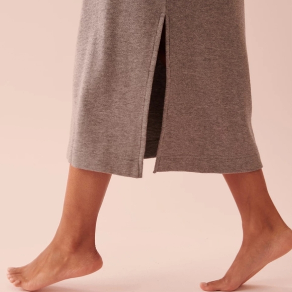 LA VIE EN LOUNGERibbed Long Sleeve Dress - Picture 3 of 4